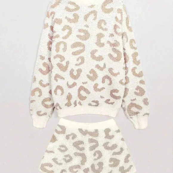 Khaki Casual Women's Leopard Pattern Drop Shoulder Sweater & Drawstring Shorts - Picture 3 of 6